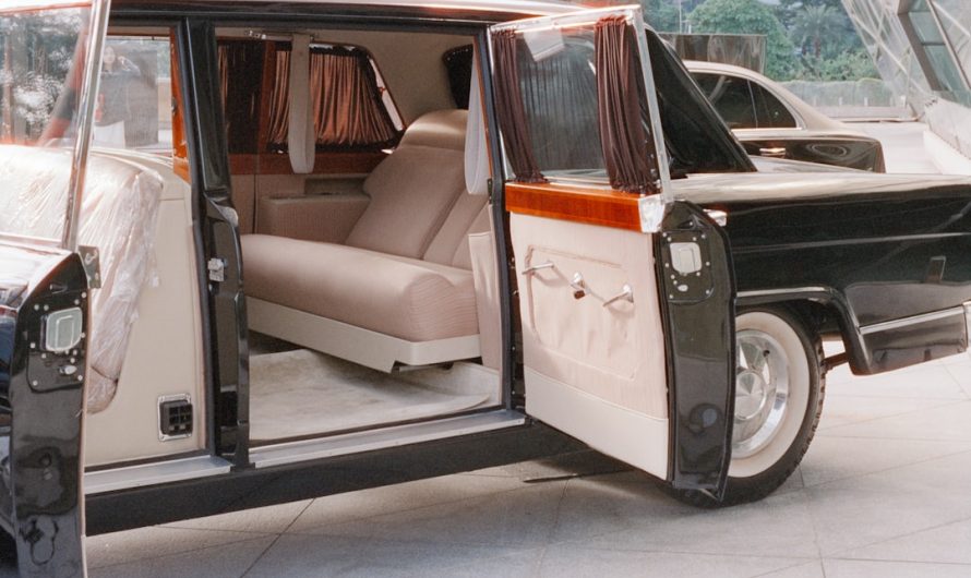 Best Corporate Limo Airport Transfer for Company Meetings in Downtown Miami